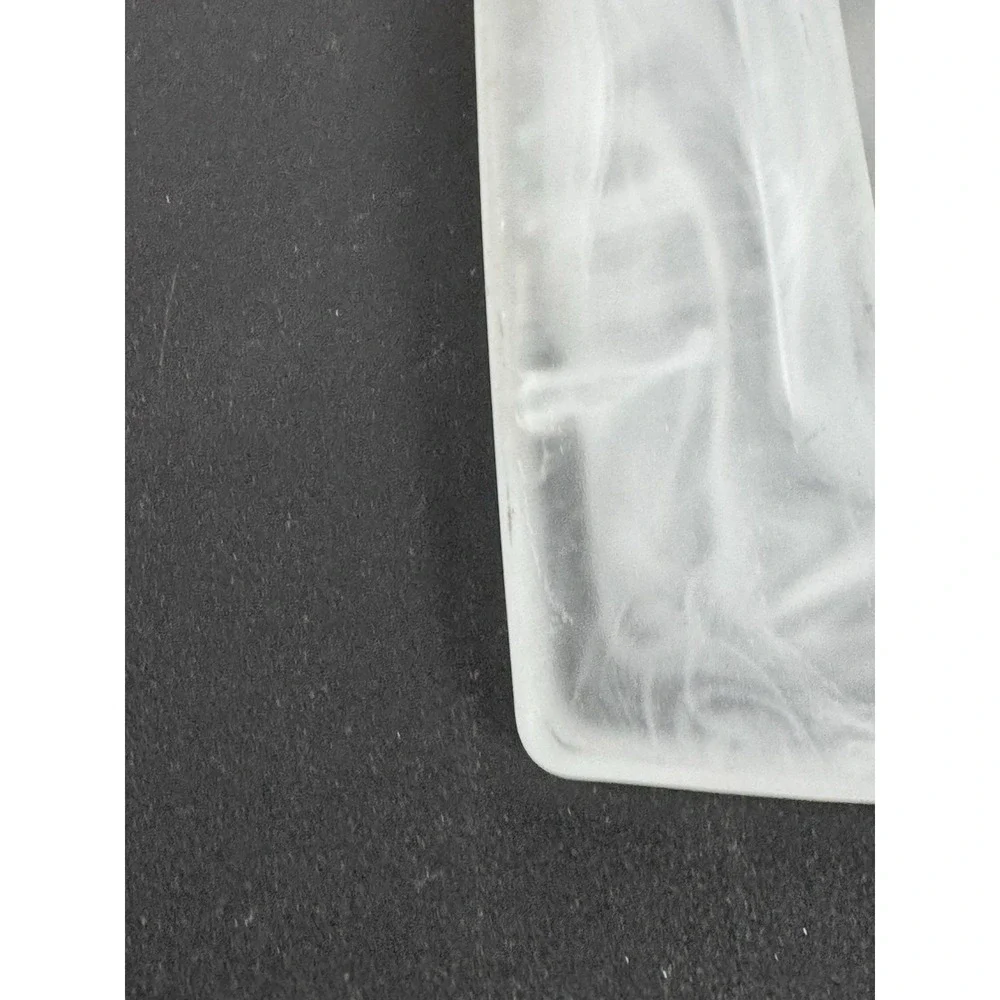 White‎ Swirl Glass Plate by PartiLites Indulgences
